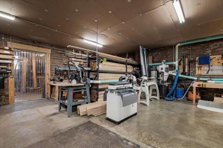 More Photos Of 6339 Old William Penn Highway hwy, Export Showroom For Sale