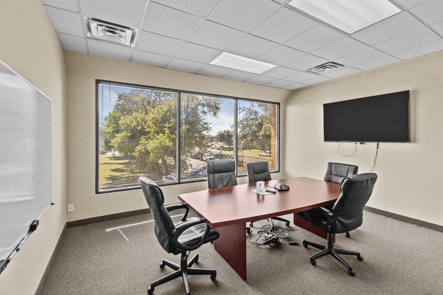 More Photos Of 901 Waterfall Way, Richardson Office For Sale