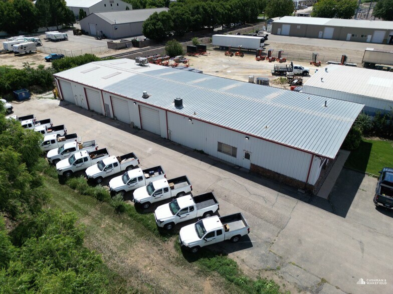 More Photos Of 2468 E 9th St, Loveland Light Distribution For Sale