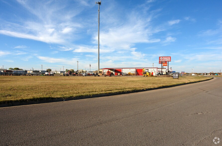 More Photos Of 1101 SE Interstate Dr, Lawton Land For Sale