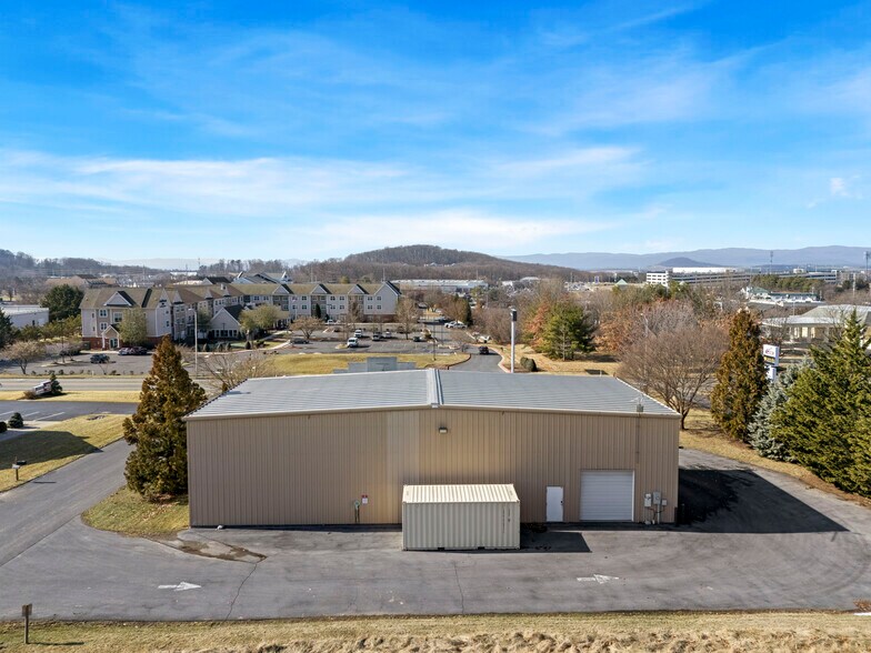 More Photos Of 1930 Deyerle Ave, Harrisonburg Freestanding For Sale
