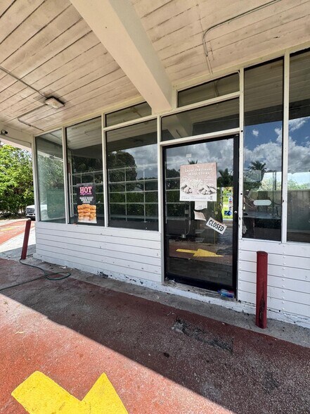More Photos Of 6014 Kimberly Blvd, North Lauderdale Convenience Store For Sale