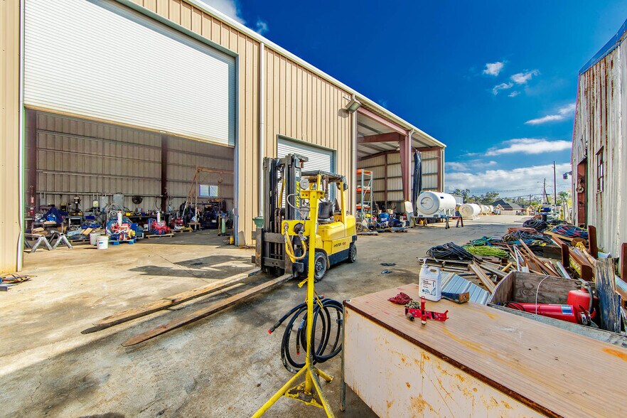 More Photos Of 1005 Saadi St, Houma Manufacturing For Sale