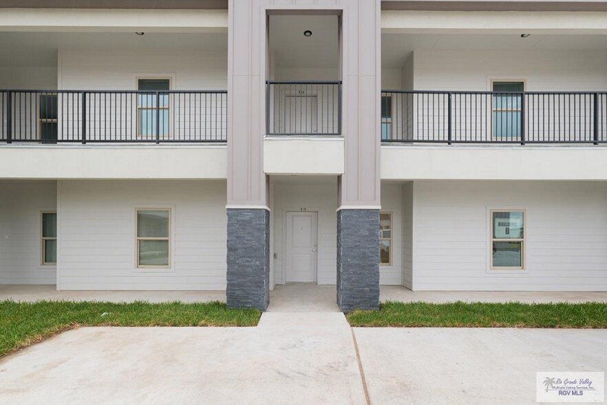 Primary Photo Of 2107 Village Center Blvd, Brownsville Apartments For Sale