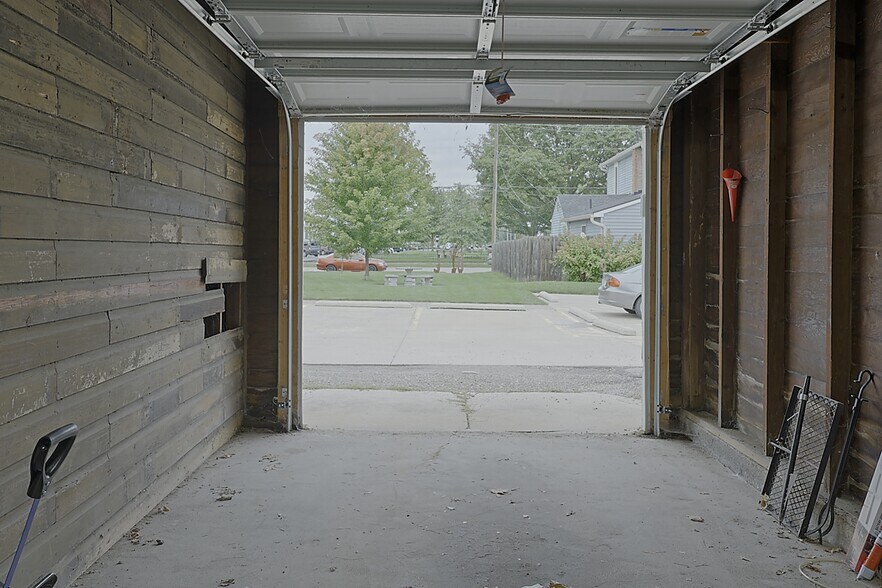 More Photos Of 26 N Short St, Troy Office For Lease