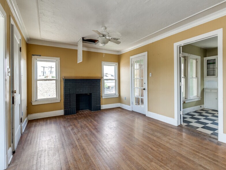 More Photos Of 5832 Live Oak St, Dallas Freestanding For Sale