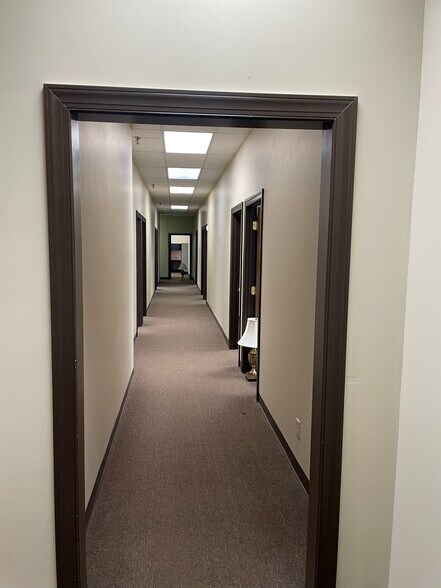 More Photos Of 1701 Colonial Dr, Thomasville Office For Lease