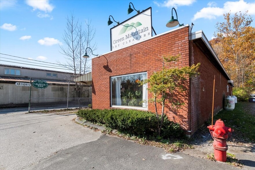 More Photos Of 256 Benmont Ave, Bennington Freestanding For Sale