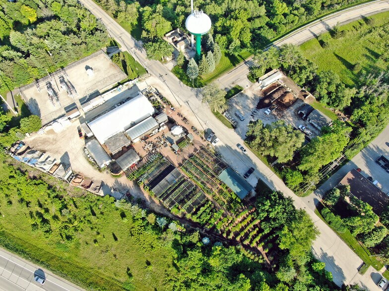 Primary Photo Of N47W30815 Hill St, Hartland Garden Center For Sale