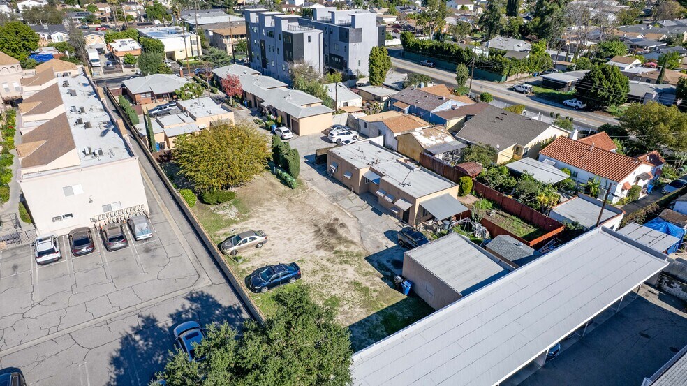 More Photos Of 11414 Calvert St, North Hollywood Land For Sale