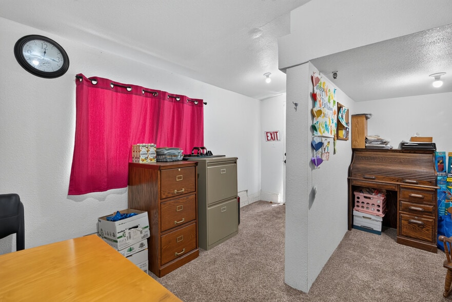 More Photos Of 530 N Cloverdale Blvd, Cloverdale Specialty For Sale