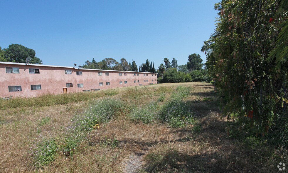 More Photos Of 13840 Sherman Way, Van Nuys Land For Sale