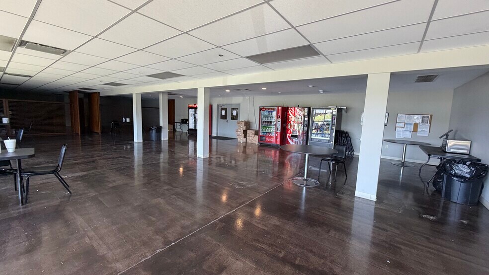 More Photos Of 1101 Denmill Rd, New Albany Industrial For Sale