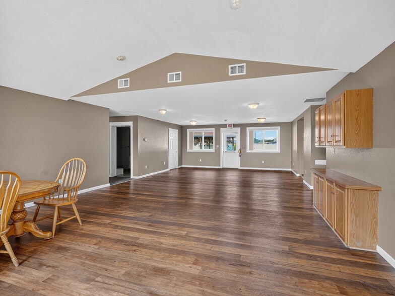 More Photos Of 200 S 4th St, Kawkawlin Assisted Living For Sale