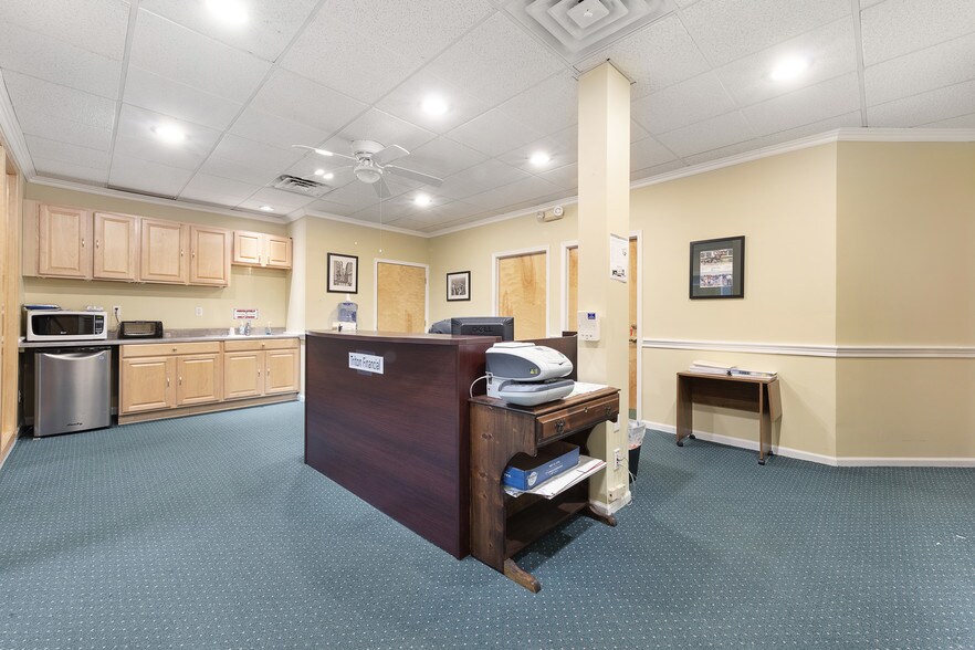 More Photos Of 188 E Bergen Pl, Red Bank Office For Sale