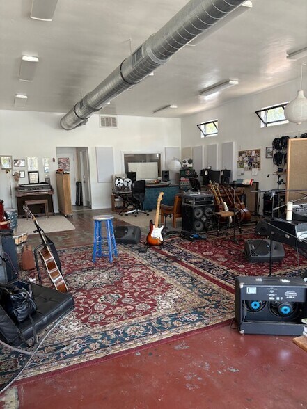 More Photos Of 515-519 N Ventura Ave, Oak View Freestanding For Lease