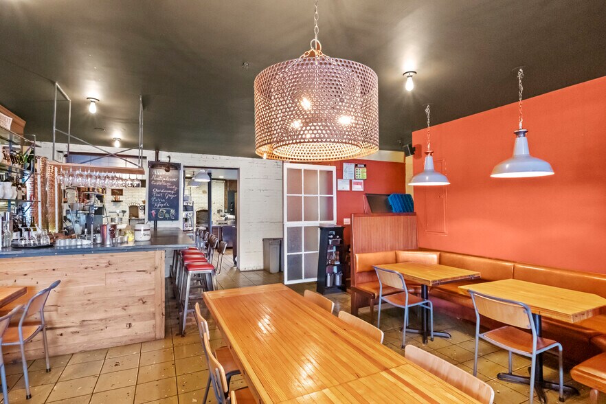 More Photos Of 338 Hamilton Ave, Brooklyn Storefront Retail Residential For Lease