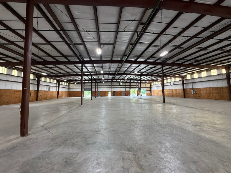 More Photos Of 1356 Bennett Dr, Longwood Distribution For Lease