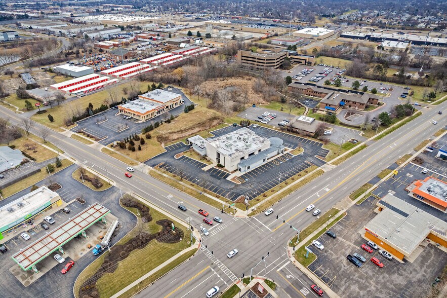 More Photos Of 1300 Irving Park Rd, Streamwood General Retail For Sale