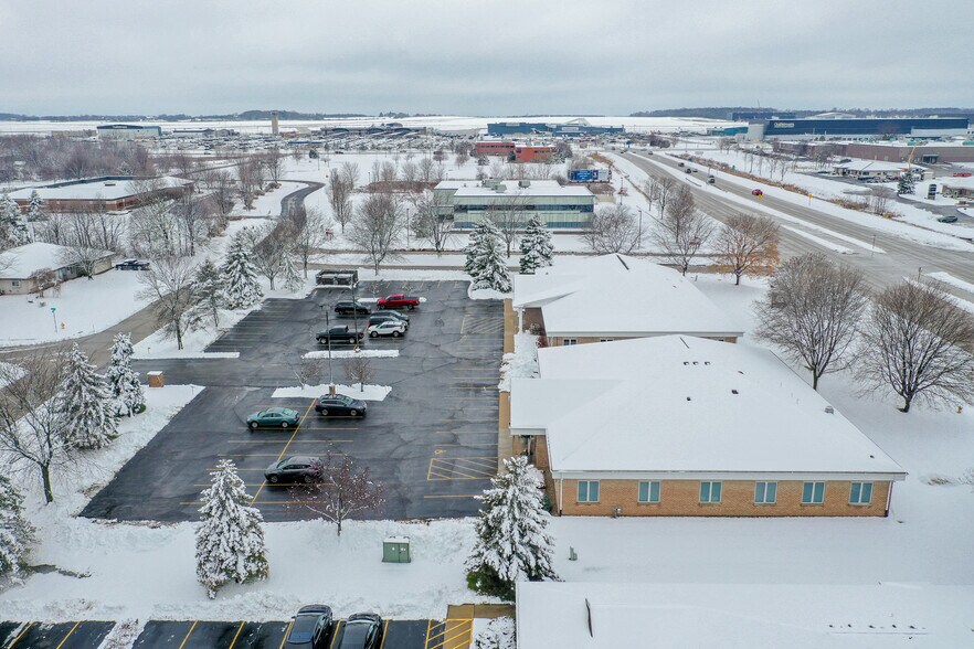 More Photos Of W6180 Aerotech Dr, Appleton Office For Lease