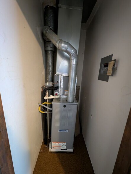 More Photos Of 429 South St, Pekin Apartments For Sale