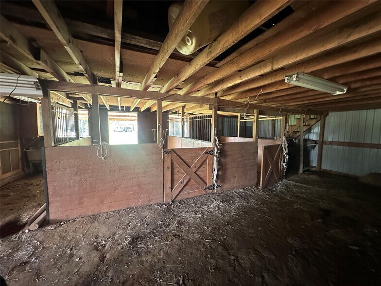 More Photos Of 12869 FM 1385, Pilot Point Flex For Lease