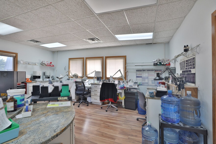 More Photos Of 2425 Deewood Dr, Columbus Medical For Sale