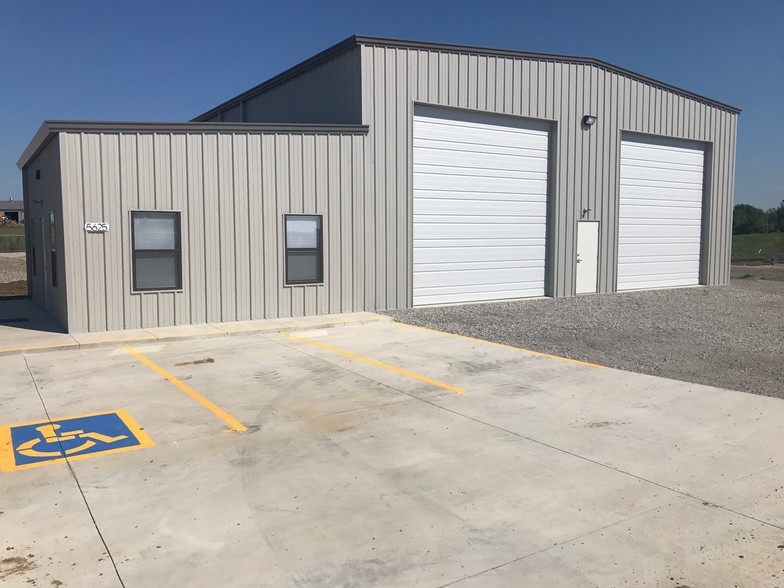 Primary Photo Of 5625 S 59th West Ave, Tulsa Warehouse For Lease