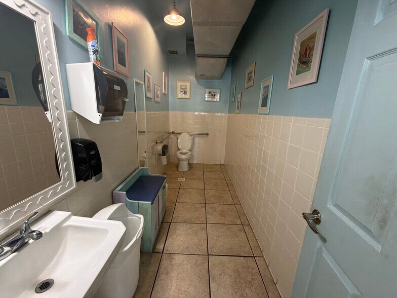 More Photos Of 200-218 North Aia, Satellite Beach Unknown For Lease