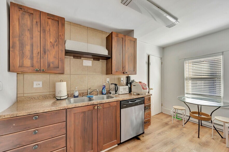 More Photos Of 215 N College Ave, Oxford Apartments For Sale