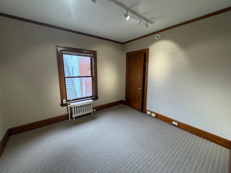 More Photos Of 229 S Maple Ave, Greensburg Office For Lease