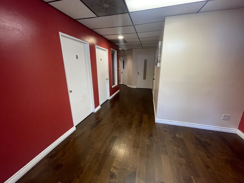 More Photos Of 4550 Kearny Villa Rd, San Diego Office For Sale