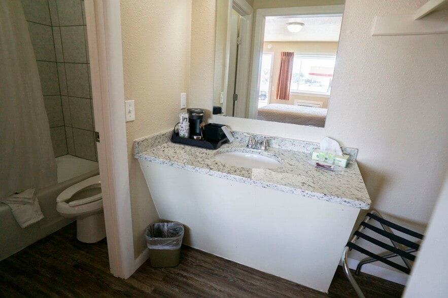 More Photos Of 1208 Oklahoma Ave, Woodward Hotel For Sale