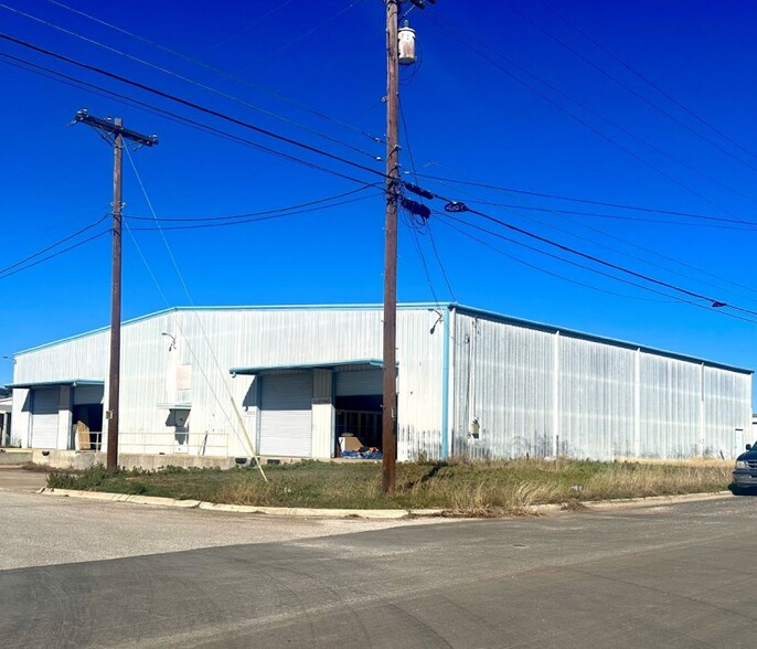 Primary Photo Of 500 Mill Run, Kerrville Warehouse For Sale