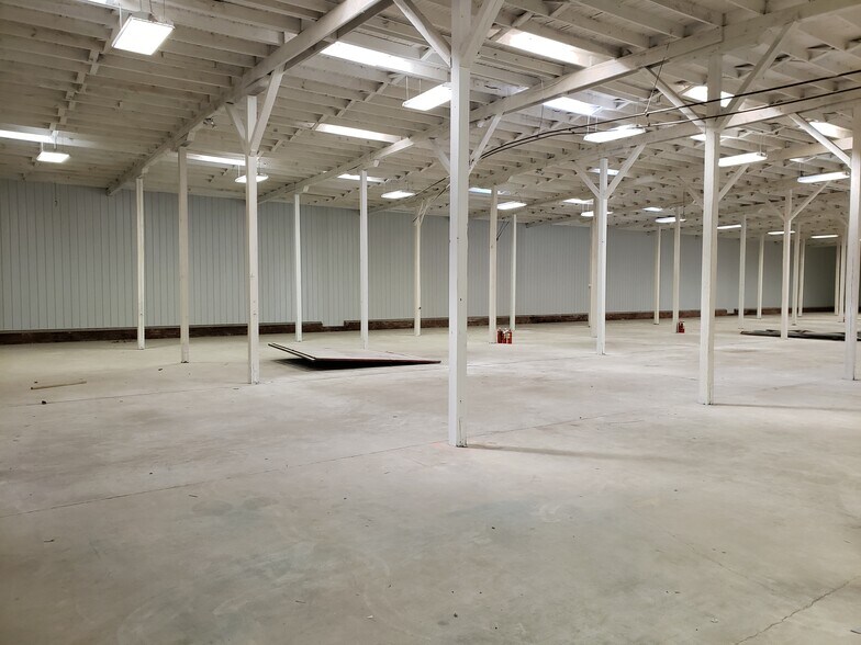 More Photos Of 601 Cook St, Wendell Manufacturing For Lease