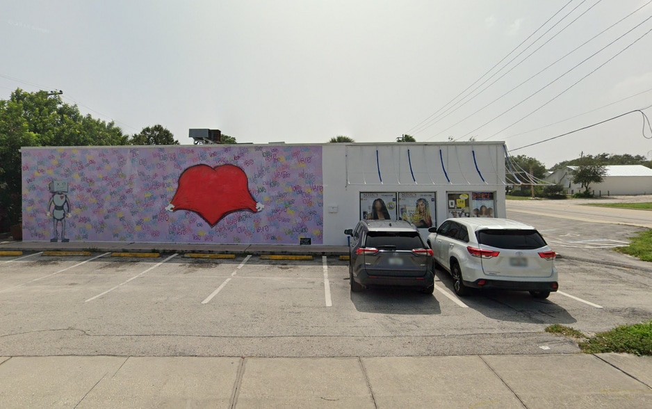 More Photos Of 1596 Old Dixie Hwy, Vero Beach Freestanding For Lease