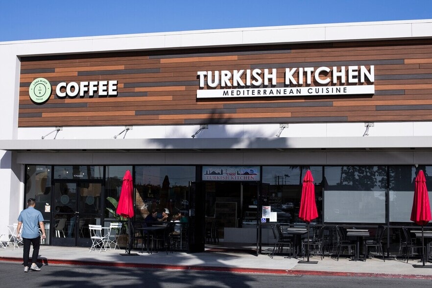 More Photos Of 17120 Magnolia St, Fountain Valley Unknown For Lease