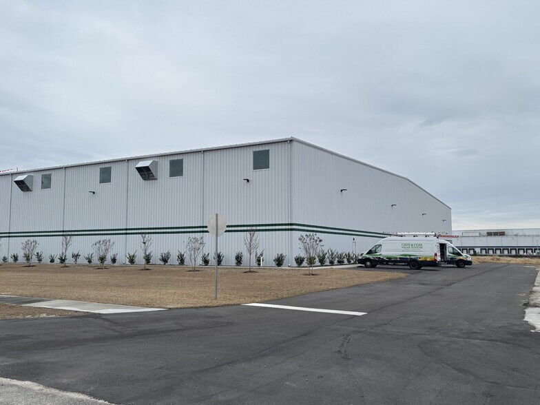 Primary Photo Of 353 Acme Way, Wilmington Warehouse For Lease