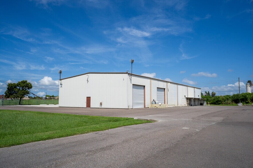 More Photos Of 12625 40th St N, Clearwater Warehouse For Sale