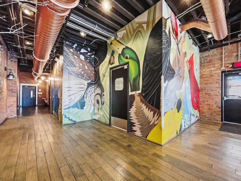 More Photos Of 1430 W Franklin St, Evansville General Retail For Sale