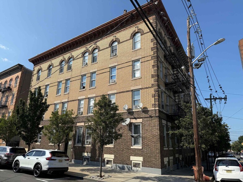 More Photos Of 604 21st St, Union City Apartments For Sale