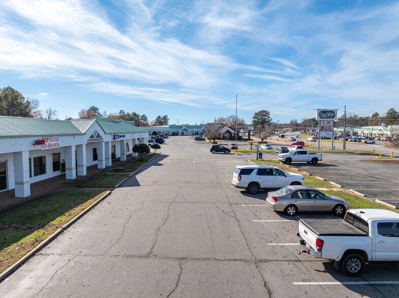 More Photos Of 3801 Camden Rd, Pine Bluff Storefront For Sale
