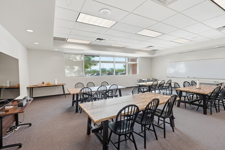 More Photos Of 1300 Desert Willow Rd, Los Lunas Manufacturing For Sale
