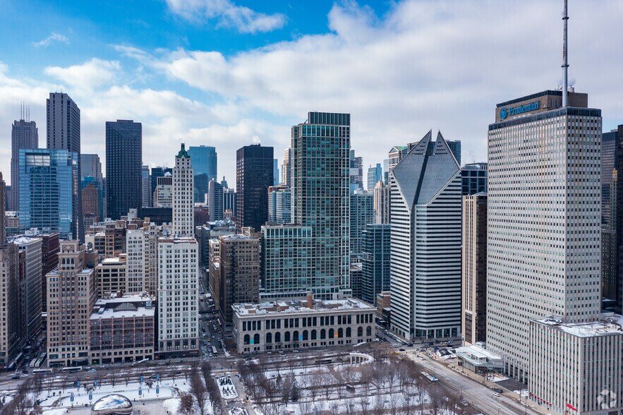 More Photos Of 130 N Garland Ct, Chicago Apartments For Lease