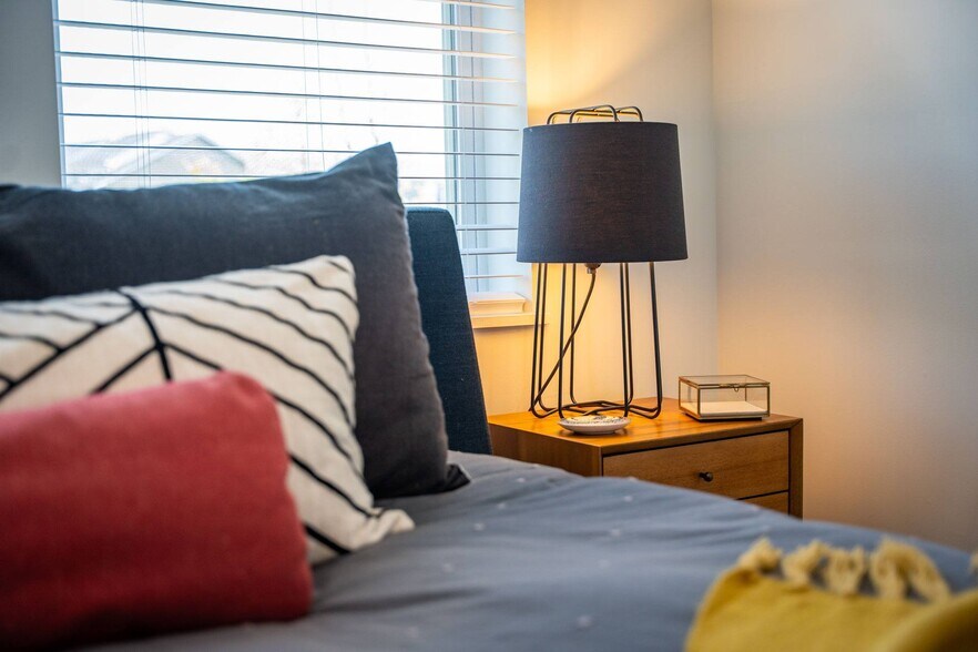 More Photos Of 10 Patriot Pky, South Weymouth Apartments For Lease
