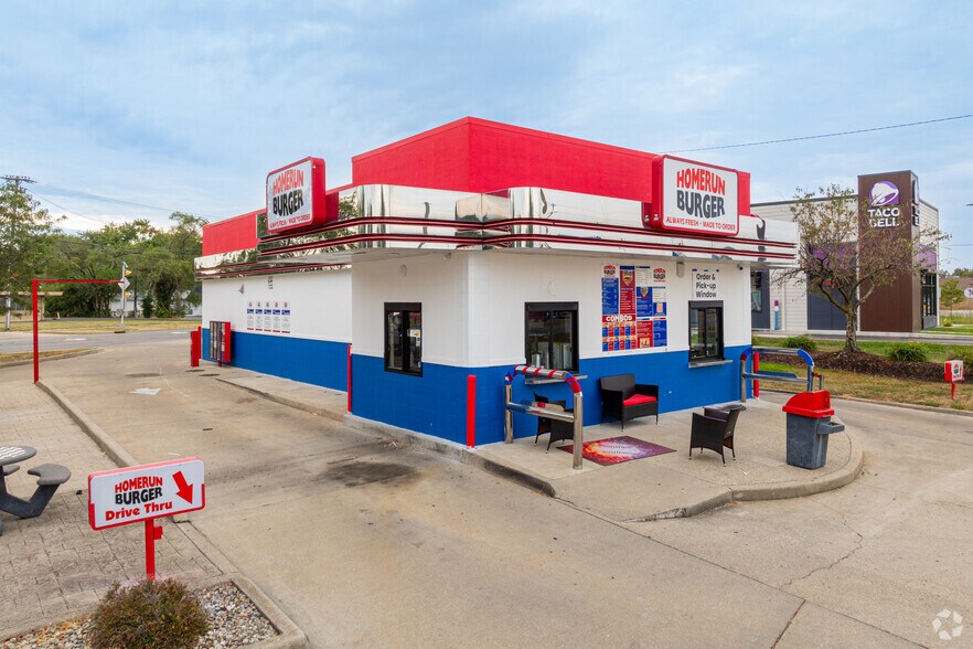 Primary Photo Of 1599 N Morton St, Franklin Fast Food For Lease