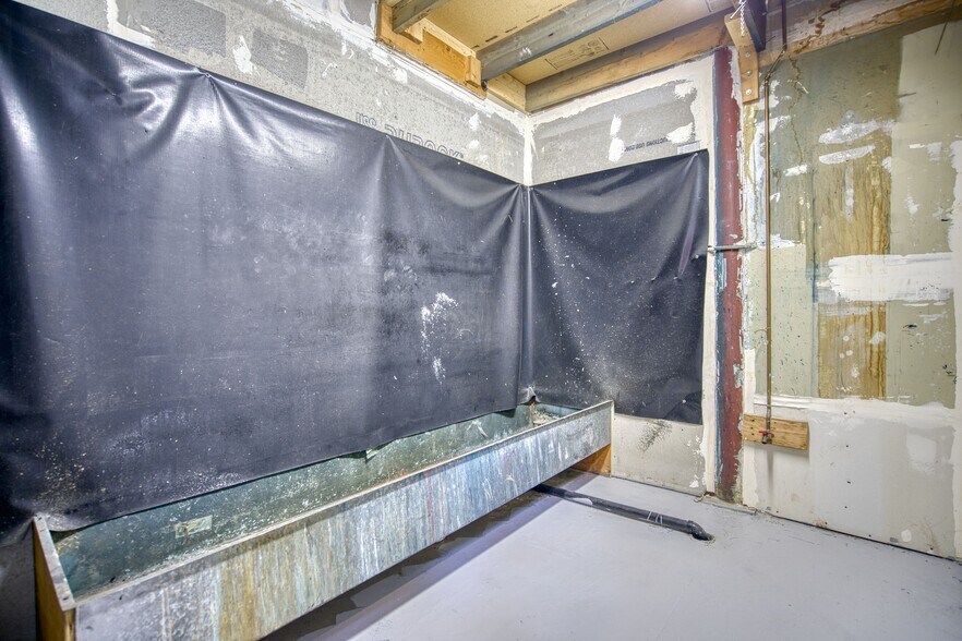 More Photos Of 1800 Commerce St, Boulder Manufacturing For Lease