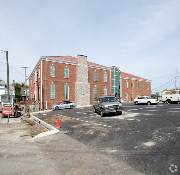 More Photos Of 2001 Charlotte Ave, Nashville Medical For Lease