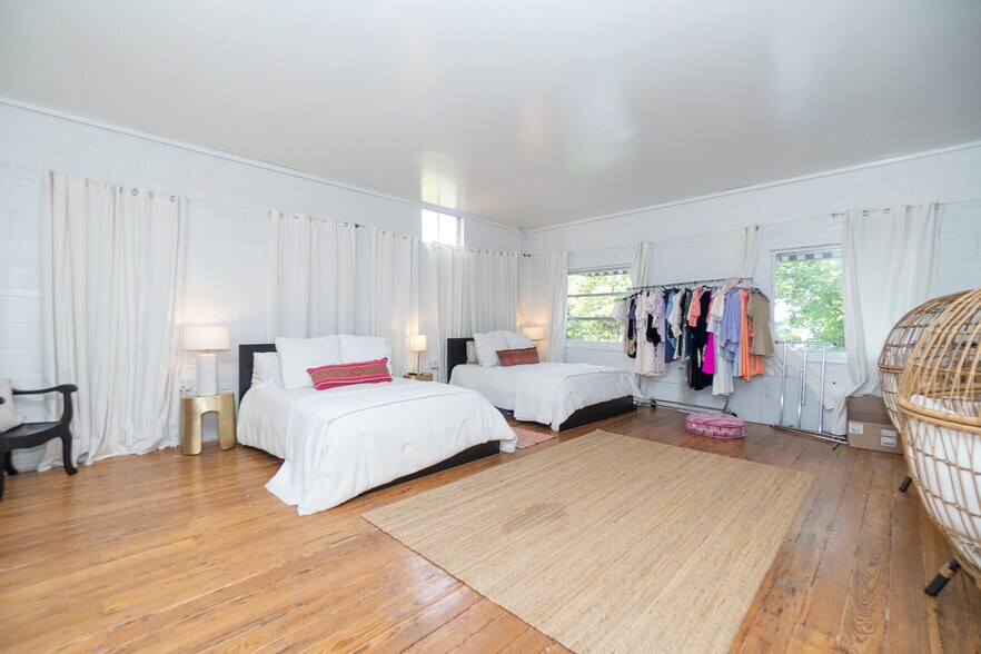 More Photos Of 225 W Clayton St, Athens Storefront For Lease