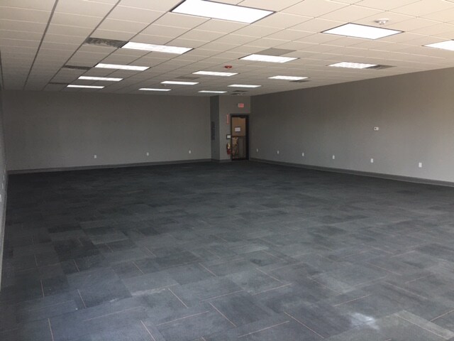 More Photos Of 150 E Station St, Kankakee Restaurant For Lease